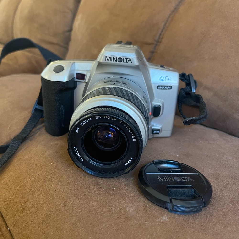 Minolta Maxxum XTsi Film Camera